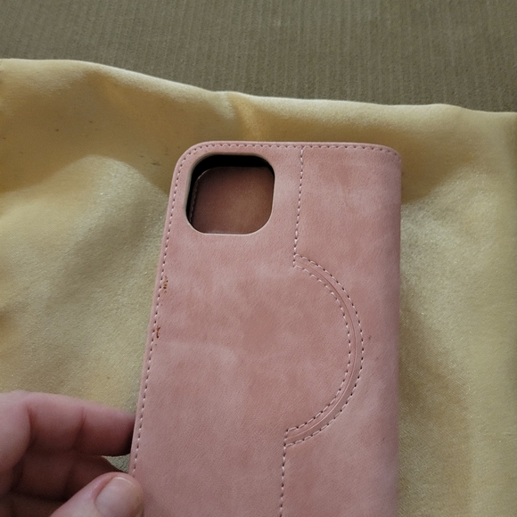 COPY - 15 Iphone 15 cases NEW!!! Girly!!! Wristlets and cases - Picture 7 of 16